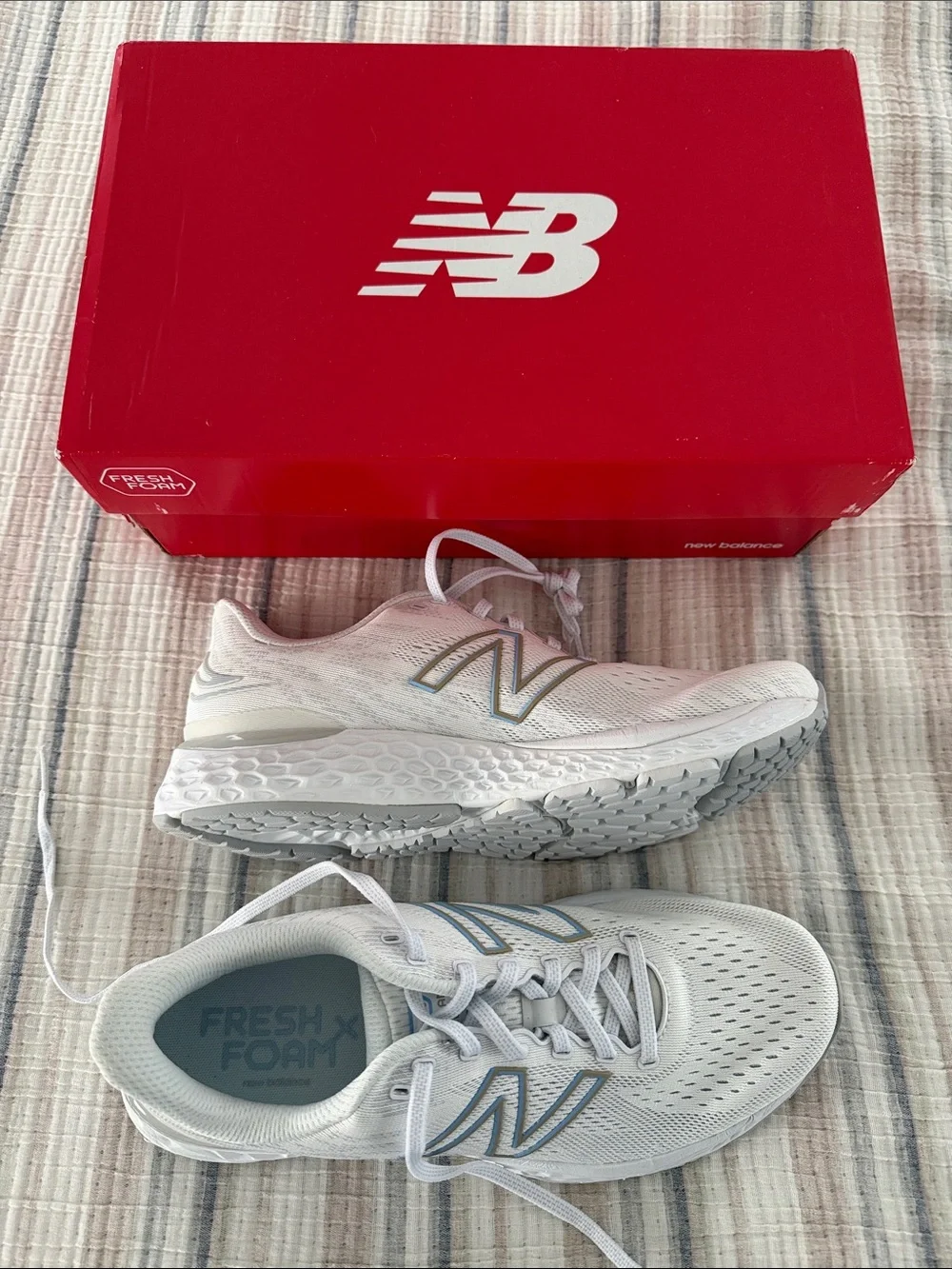 New Balance Women's White/Light Gray Fresh Foam Running Sneakers